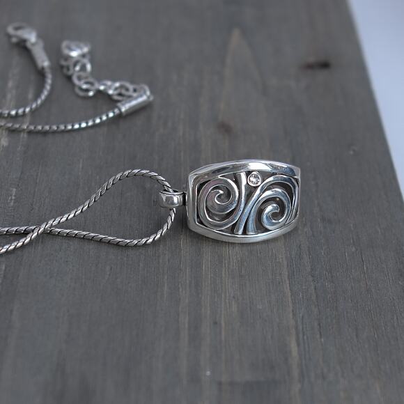 Brighton London Groove Lanyard Badge ID Holder Clip Necklace Clear Crystal 34" - Picture 7 of 9